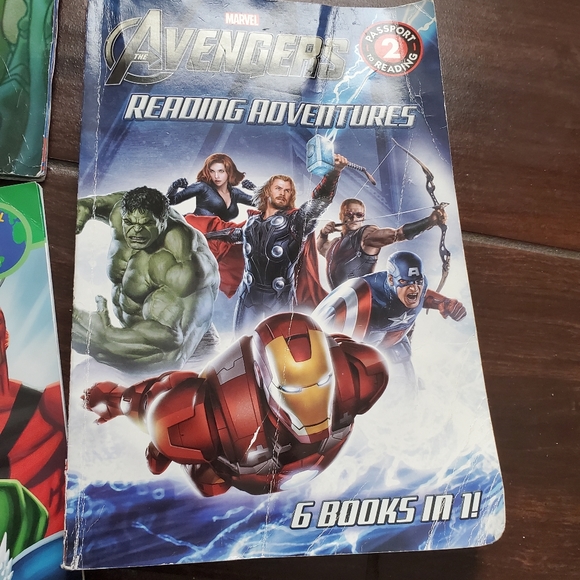8 superhero books level 1 and 2 reading 2 are a bit more worn - Picture 2 of 5